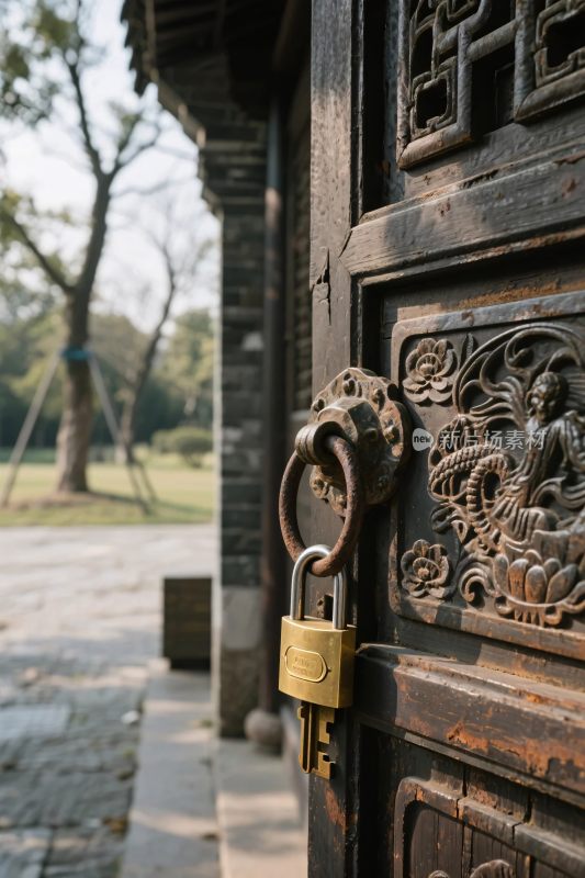 古建木门与锁具