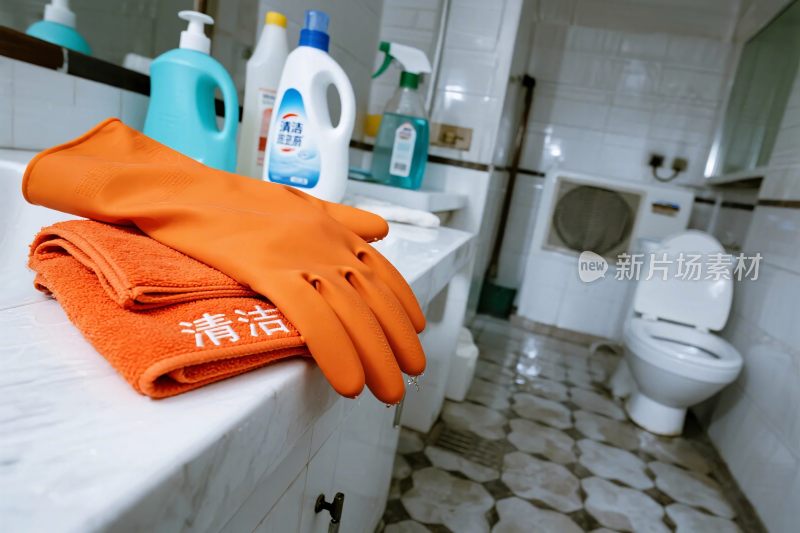 卫生间清洁用品及设施