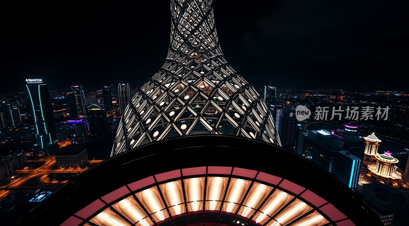 璀璨夜景下的现代建筑群