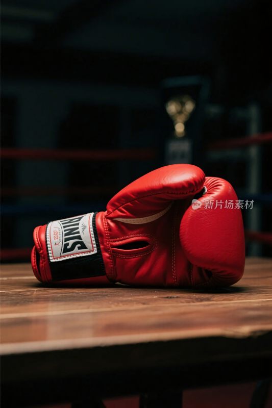红色拳击手套场景