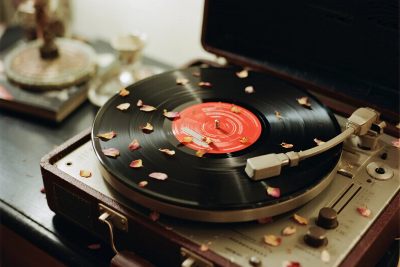 复古留声机黑胶唱片