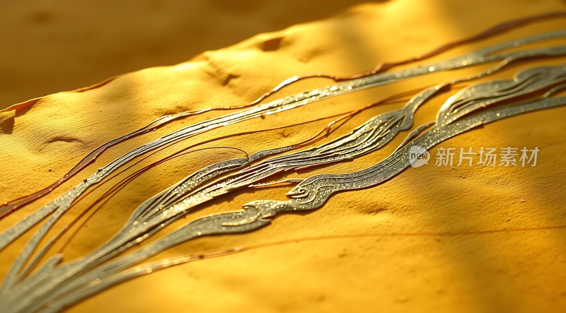 金属线条在阳光下闪耀