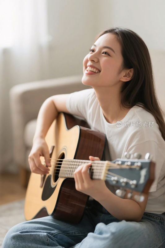 女性弹吉他插画