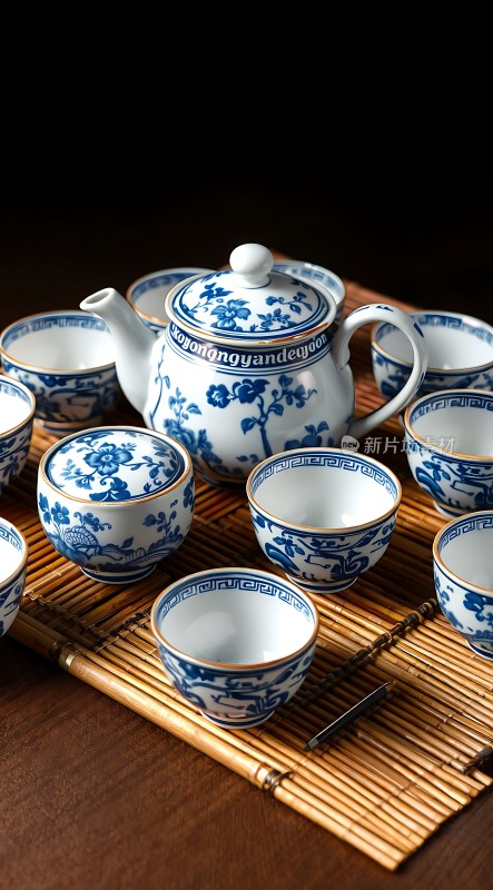 青花瓷茶具套装展示