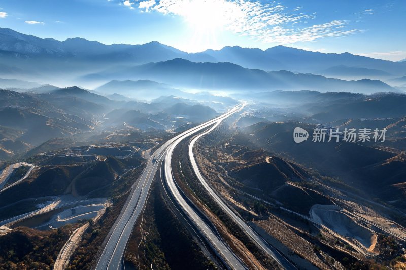 山间蜿蜒公路美景