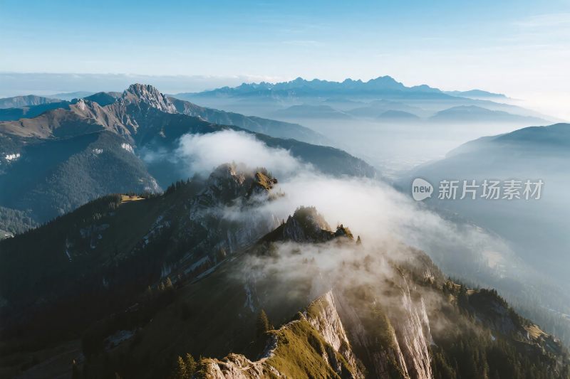 山峦云雾风景摄影