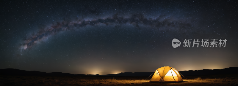 星空夜空帐篷和乳白色高清风景横幅图片