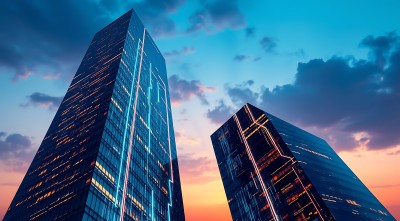 摩天大楼夜幕下的璀璨之光 摩天大楼夜幕下的璀璨之光