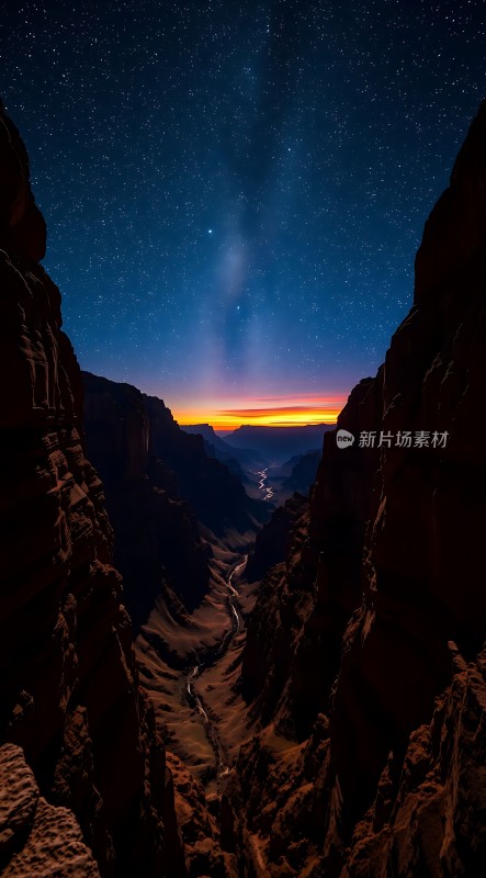 夜幕下的星河与峡谷