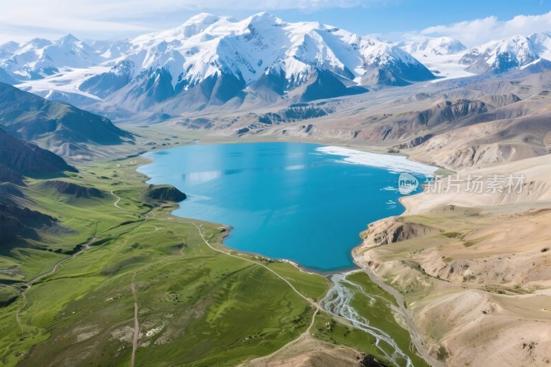 高山湖泊自然风光