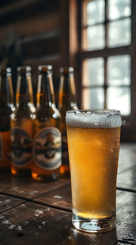 阳光下的啤酒时光