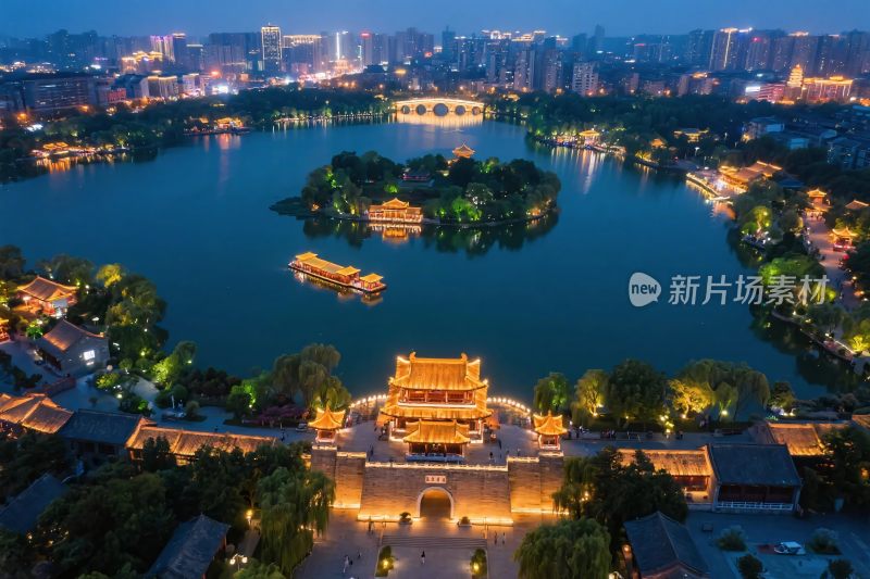 城市夜景古建湖泊