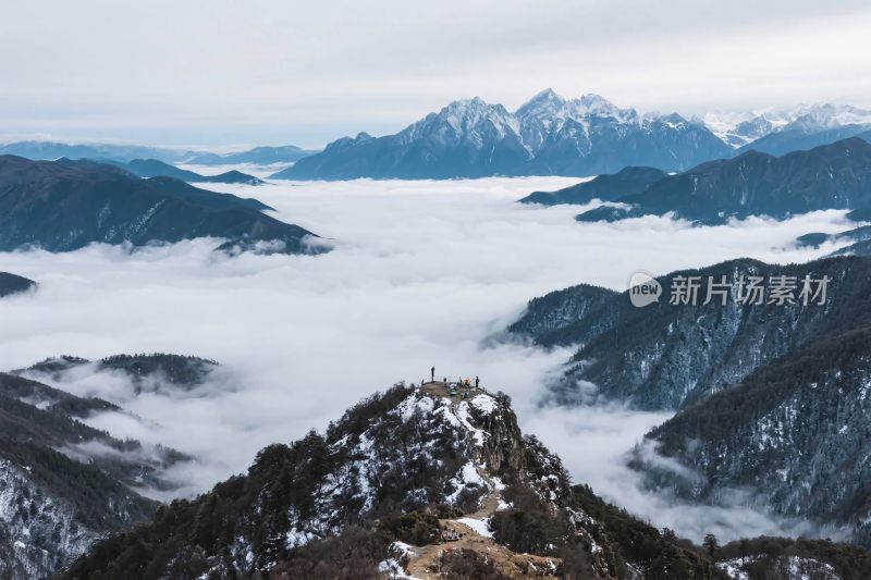 山间云海风景图