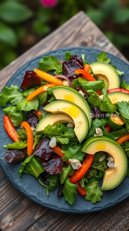 牛油果蔬菜沙拉