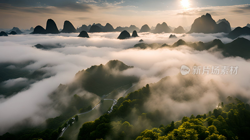 桂林山水照片山峰云海群山云雾缭绕自然风景