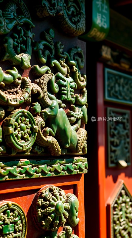 绿瓦红墙映古韵雕梁画栋显华章