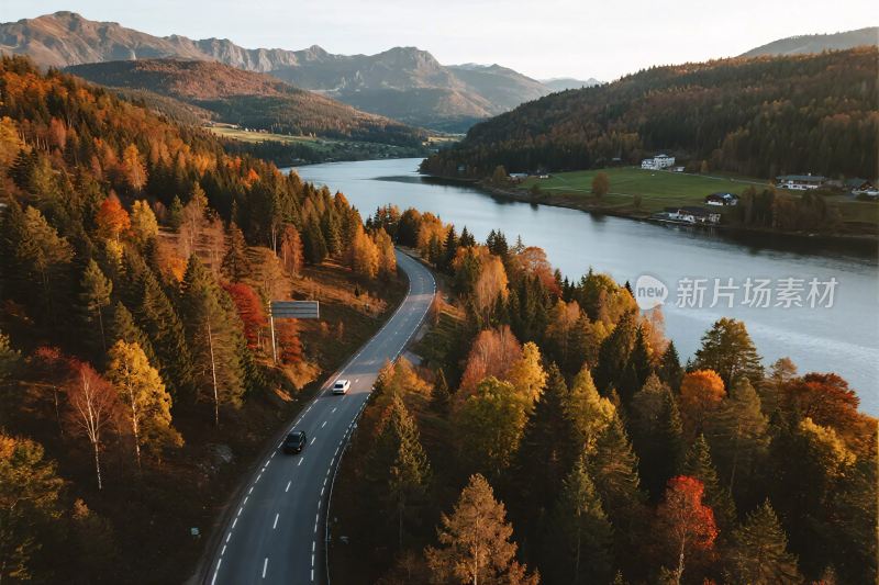 秋日山间公路河流美景