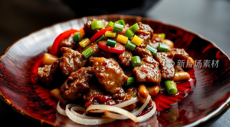 香辣牛肉粒配青葱红椒