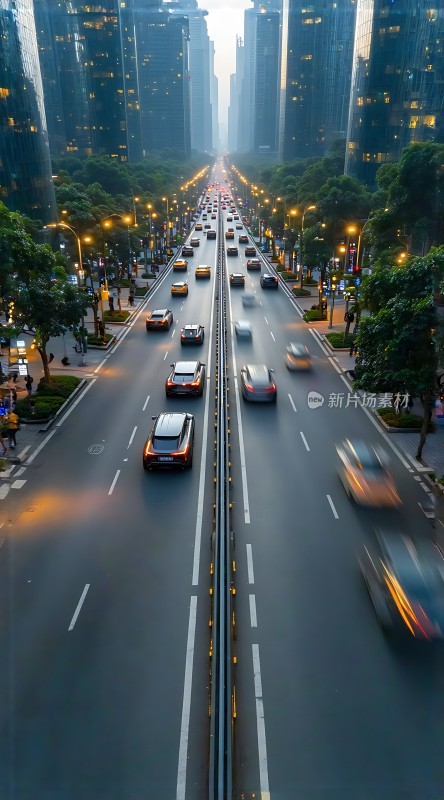 城市夜景车流如织高楼林立繁华都市生活