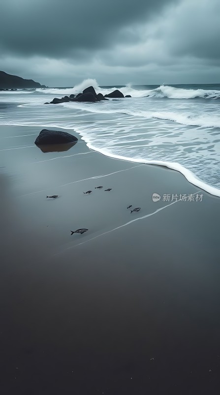 暗潮汹涌的海滩