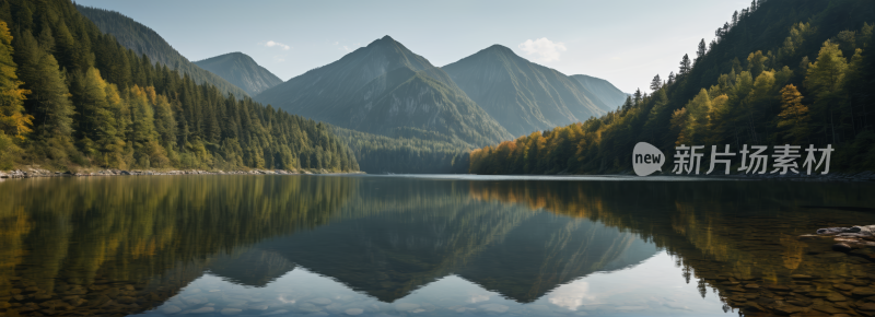 山倒映一个被树木和岩石包围的湖泊中风景