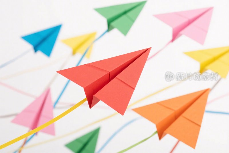 多彩纸飞机插画