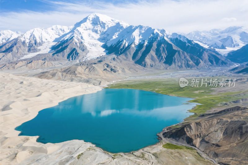 雪山湖泊自然风景