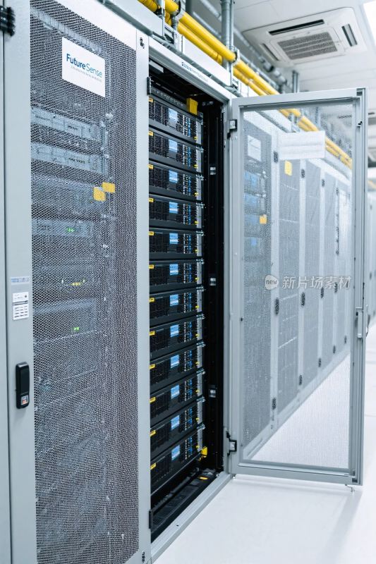 数据中心的服务器机柜