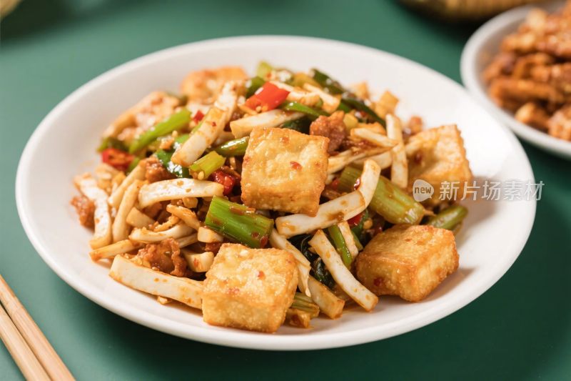 炒豆腐中式美食图