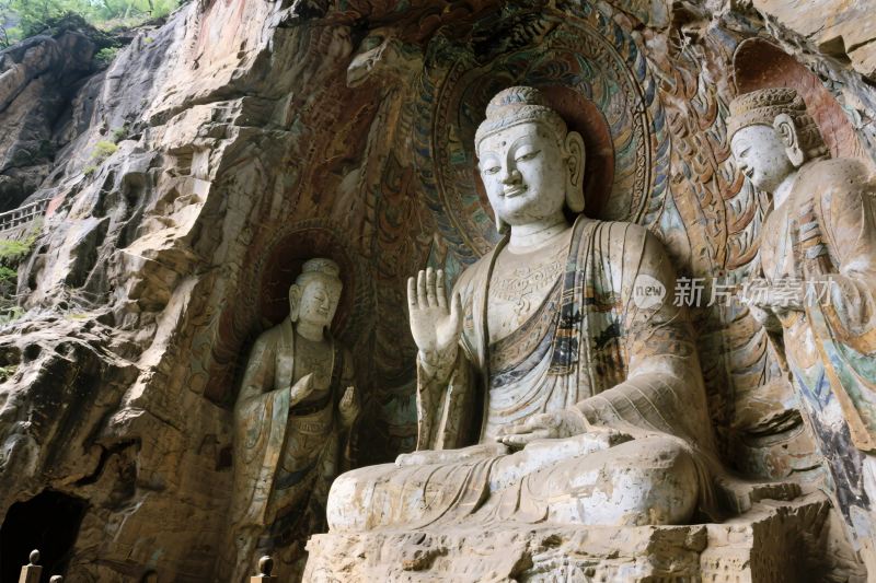 石窟佛像雕塑场景