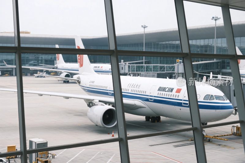 机场停机坪飞机场景