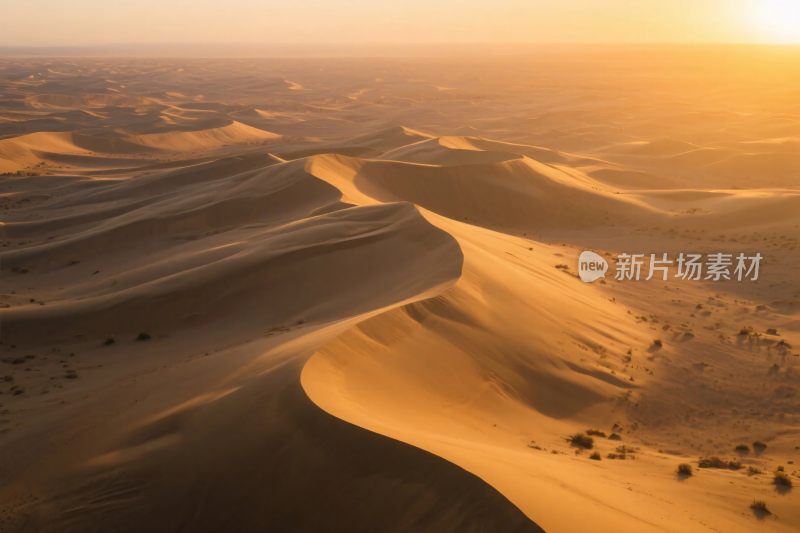 沙漠壮丽日出景象