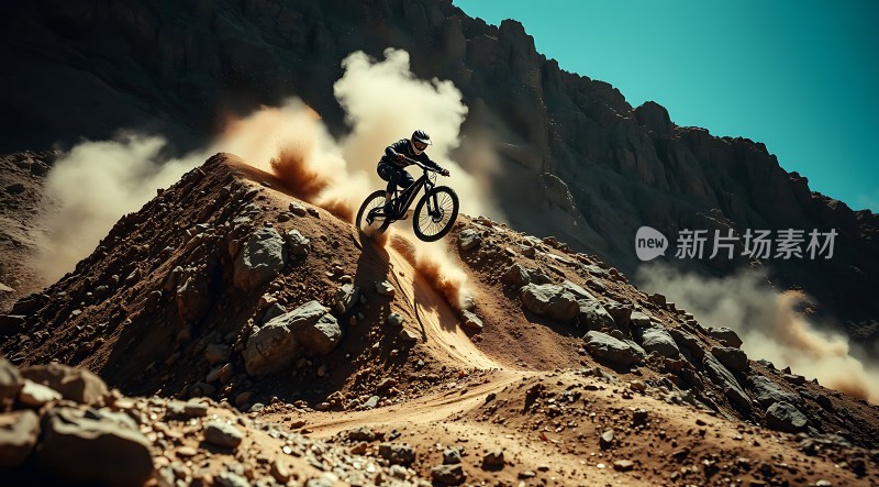 山地骑行者飞跃峭壁尘土飞扬挑战极限
