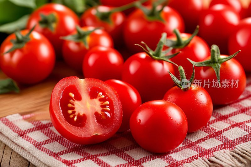 新鲜饱满的小番茄静物图