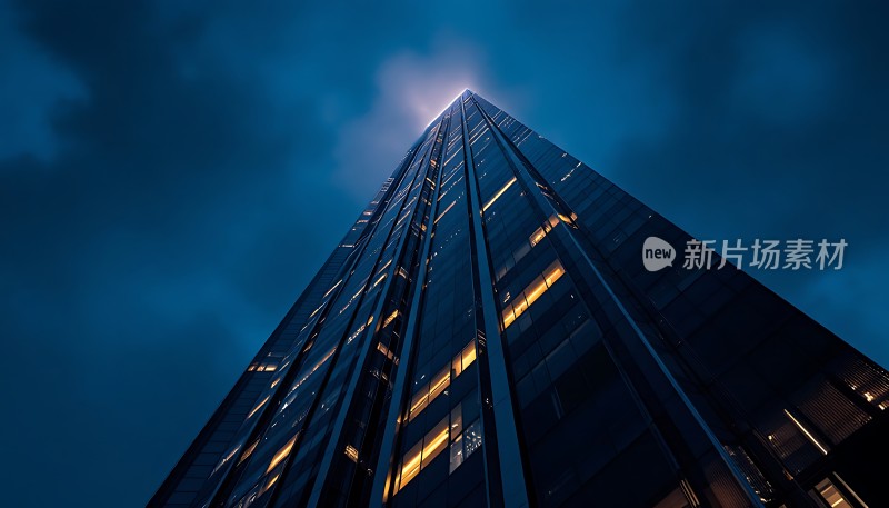 摩天大楼夜幕下的璀璨光芒