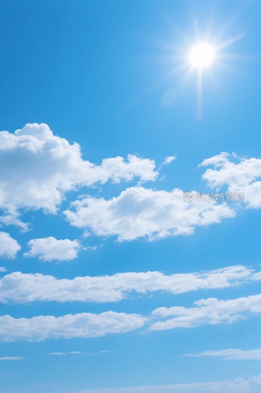 晴朗蓝天太阳云朵