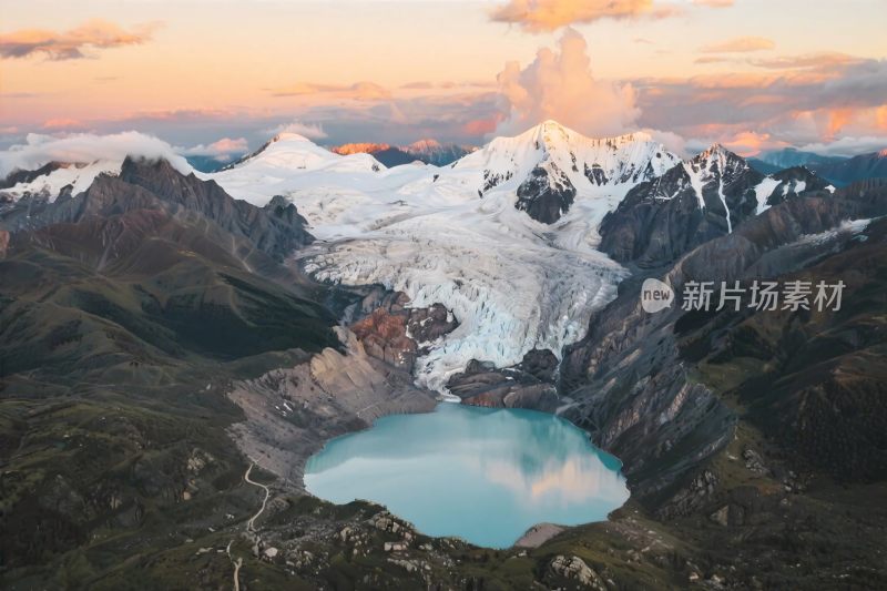 雪山湖泊自然风光