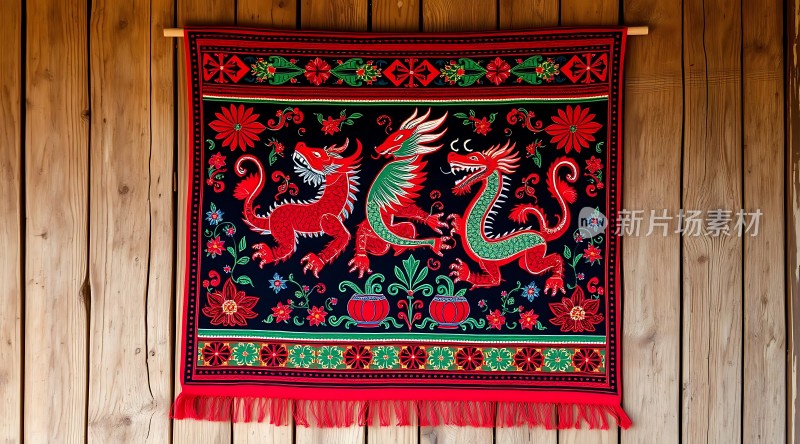 红色龙纹刺绣挂毯
