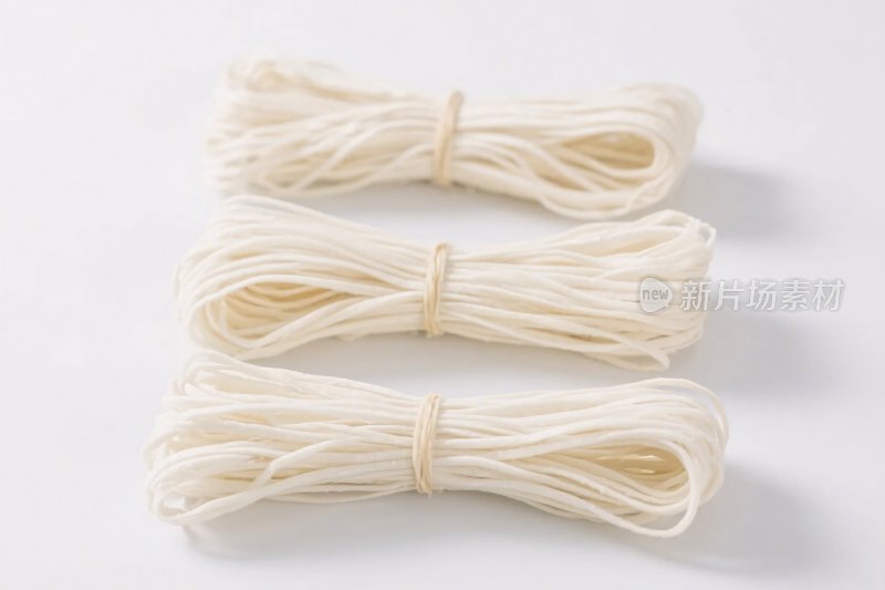 白色棉绳线圈展示