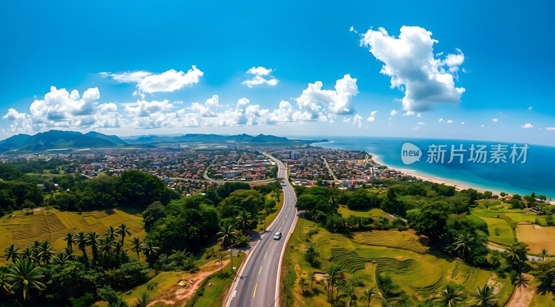 蓝天白云下的海滨小镇