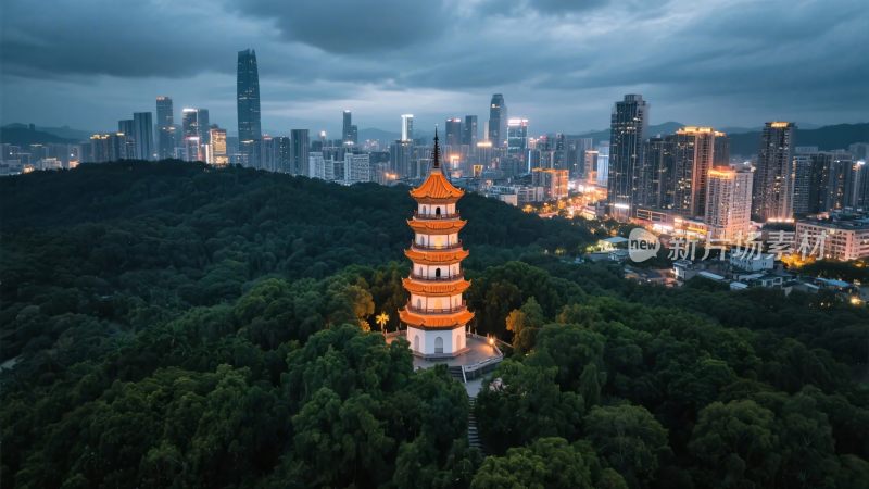 古塔与城市夜景风光