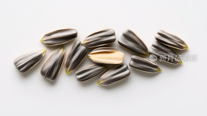 散落的葵花籽特写
