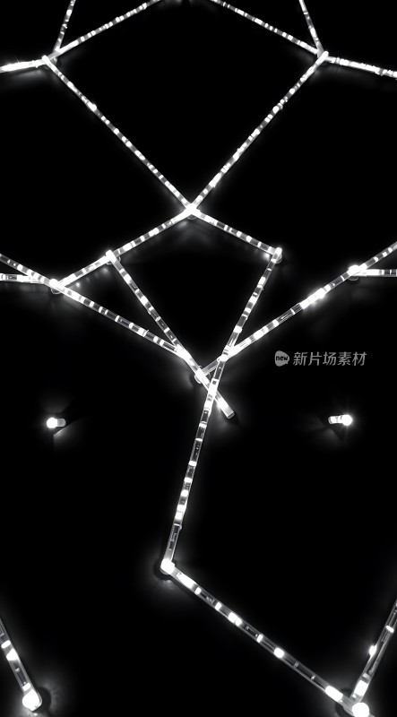 光之网络交织成诗