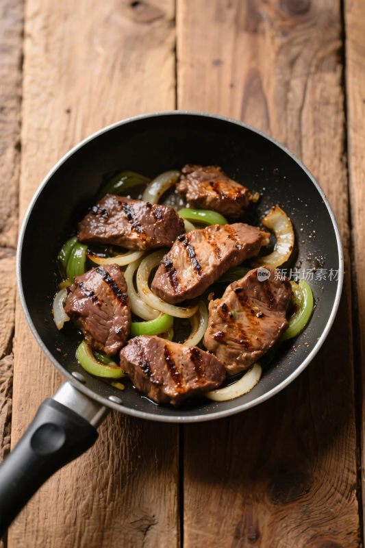 煎锅炒肉美食展示