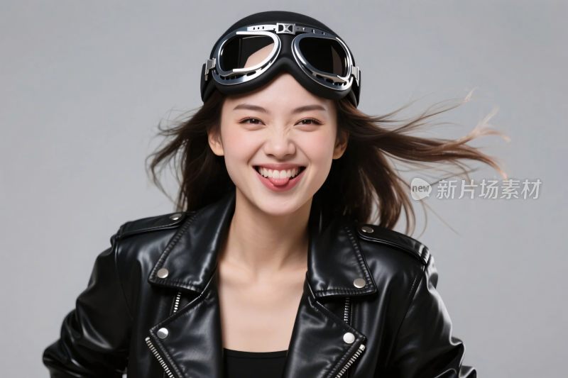 时尚皮衣墨镜女性写真