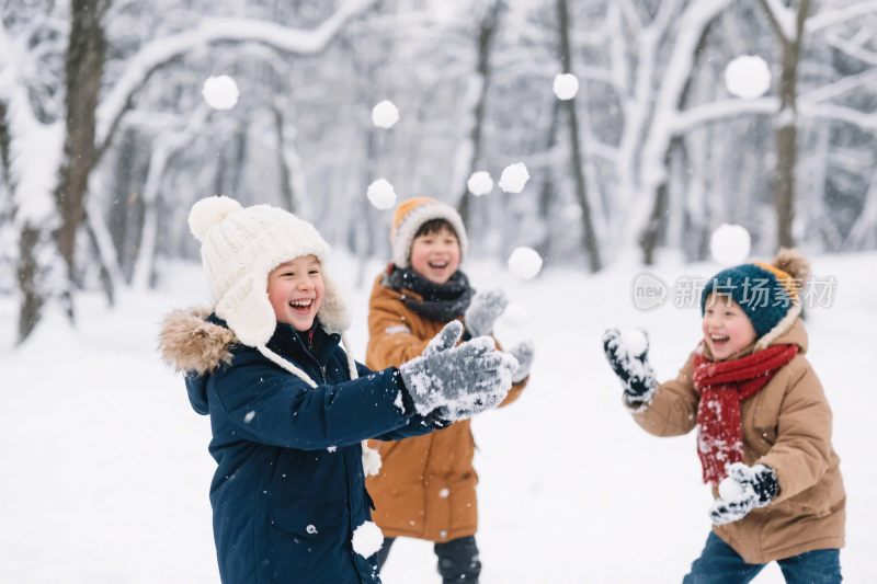 雪天孩童玩耍场景