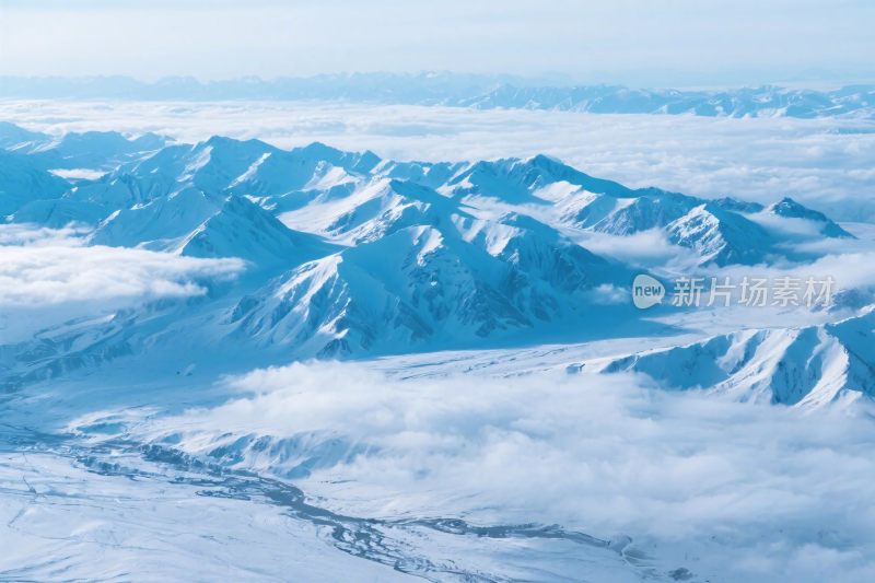 雪山云海风光