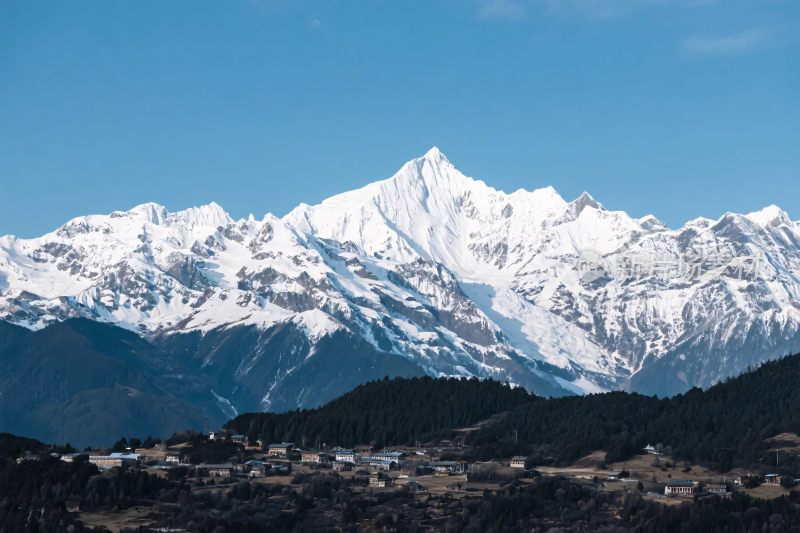 雪山风景摄影图