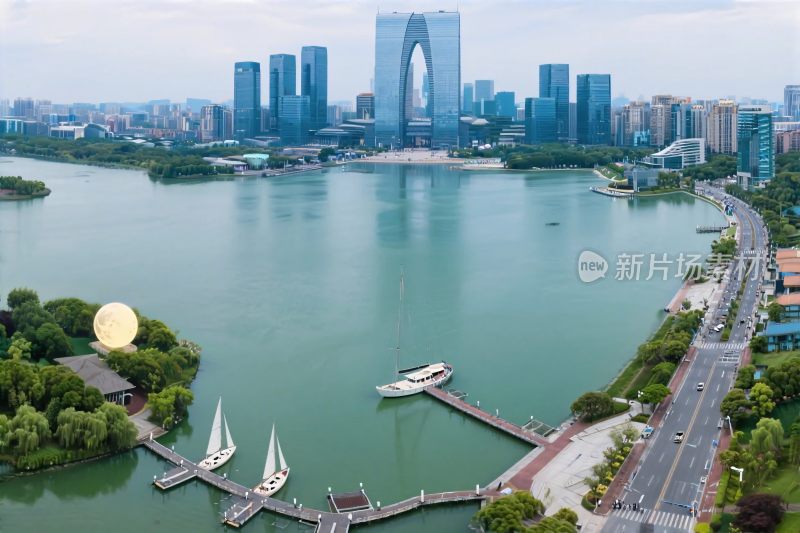 城市滨水风光全景图