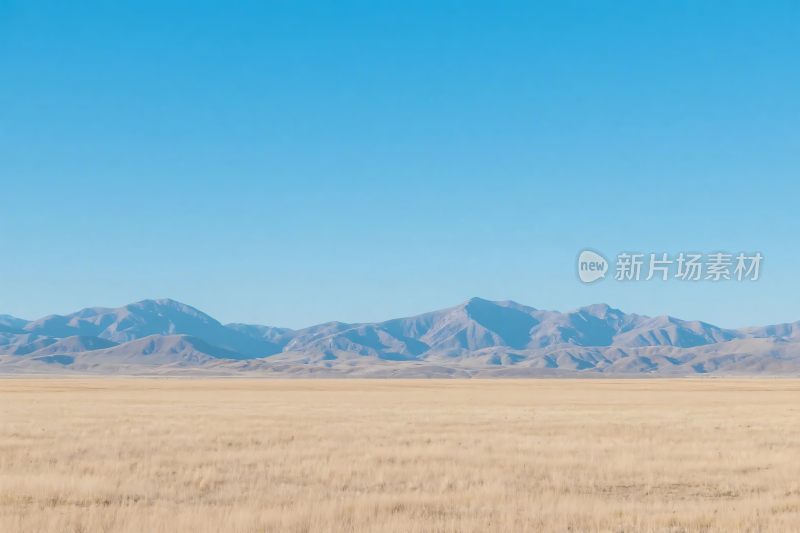 草原远山风景图